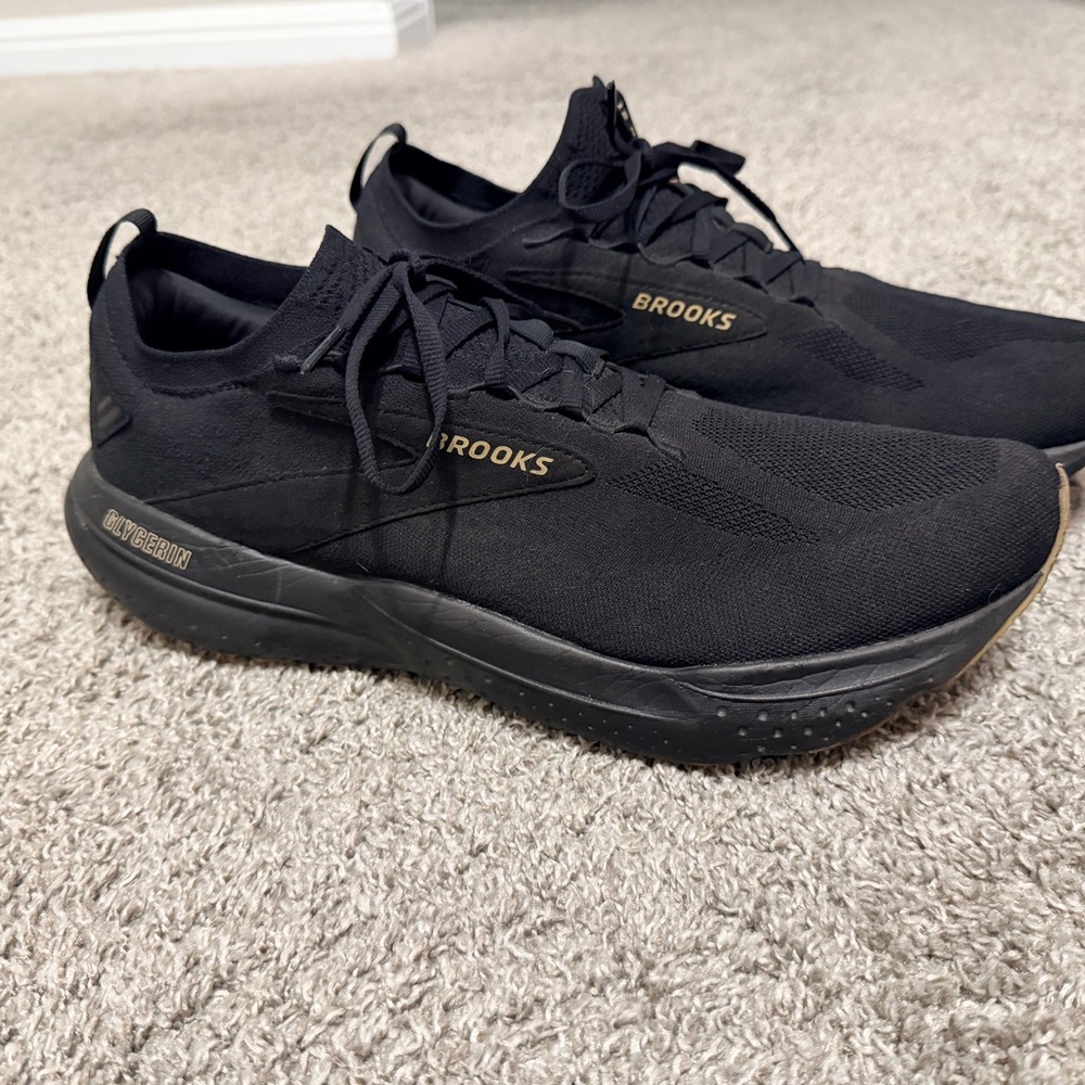 Brooks Men's Black Athletic Running Shoes with Gold Logo